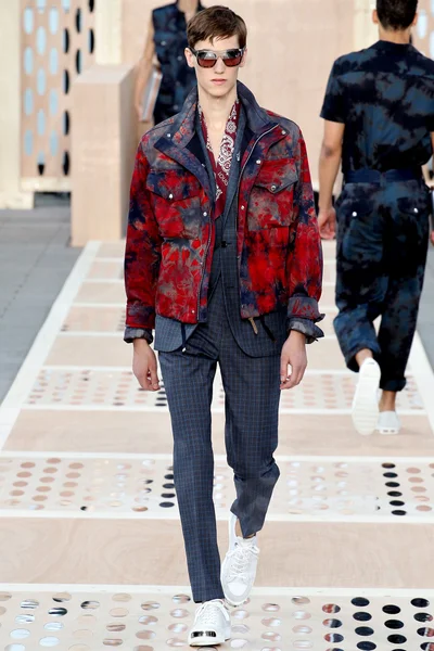 Look 30